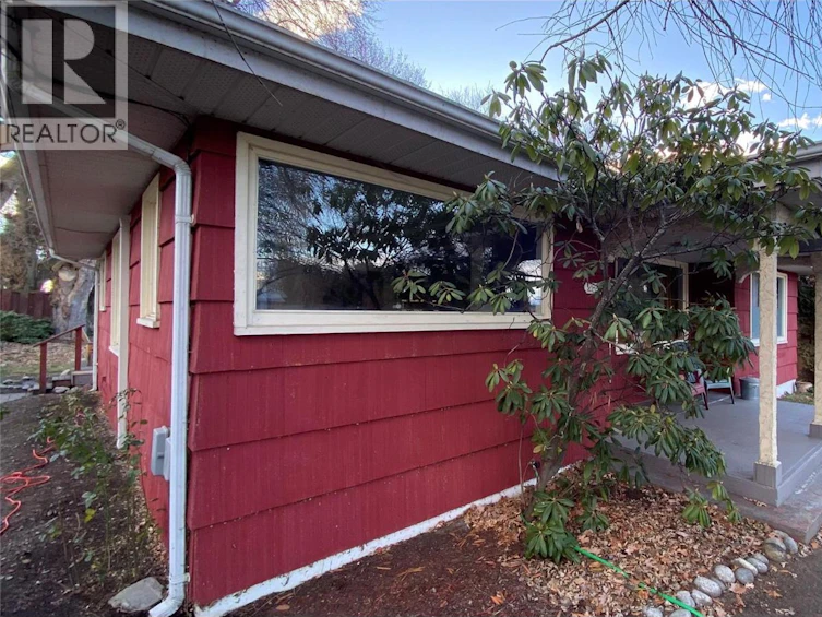 284 Robinson Avenue, Naramata, BC, V0H 1N0 - 23