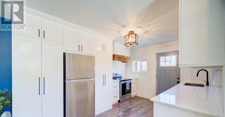 UPPER-425 English Street, London, ON, N5W 3T4 - 4
