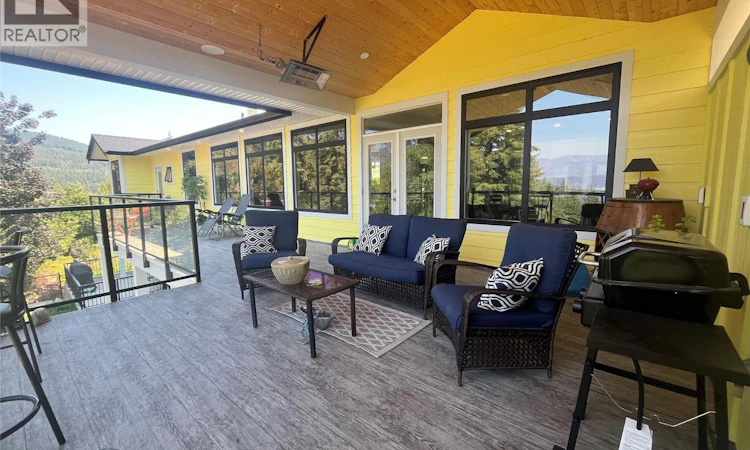 2526 Waverly Drive