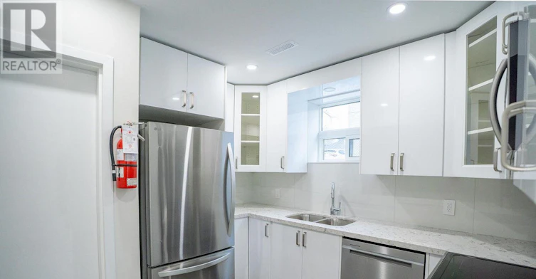 1-19 Queen Street W, Mississauga, ON, L5H 1L5 - 2