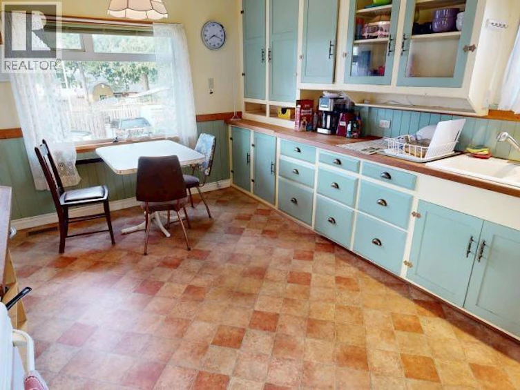4291 Joyce Avenue, Powell River, BC, V8A 2Z9 - 4