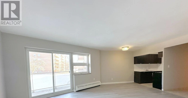 201-32 Carluke Crescent, Toronto, ON, M2L 2J3