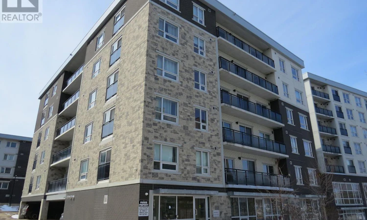 H404-275 Larch Street
