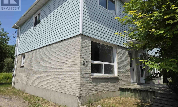 33 Winnipeg Street S