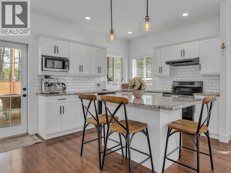 751 Fairbridge Road, West Kelowna, BC, V1Z 3W3 - 9