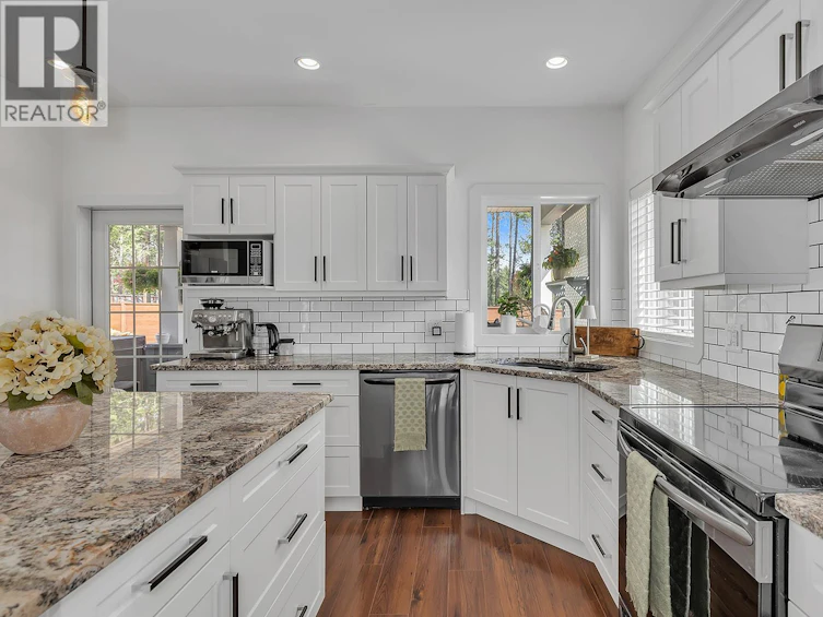 751 Fairbridge Road, West Kelowna, BC, V1Z 3W3 - 10