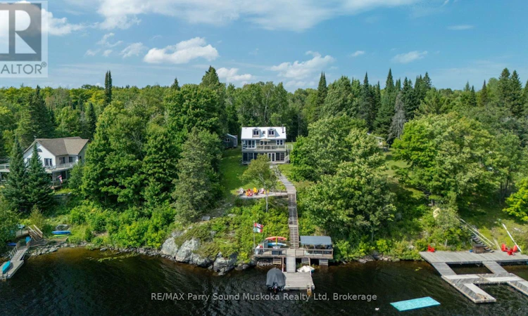 16 Golden Horseshoe Lane