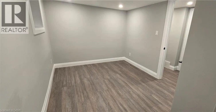 Lower-240 Chapel Street, Kitchener, ON, N2H 2V2 - 3
