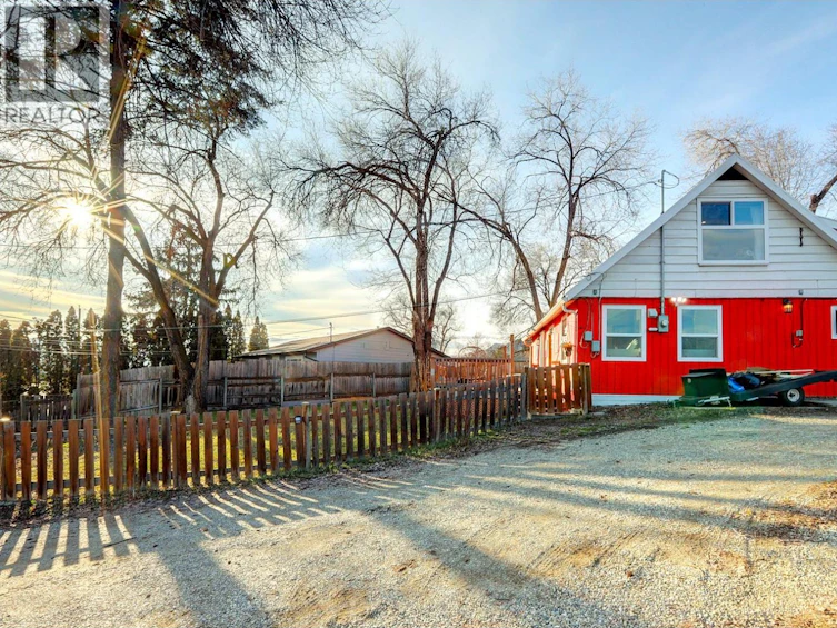 5109 27 Avenue, Vernon, BC, V1T 6L2 - 2