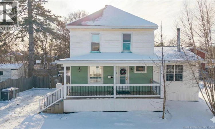 15 Queen E Street