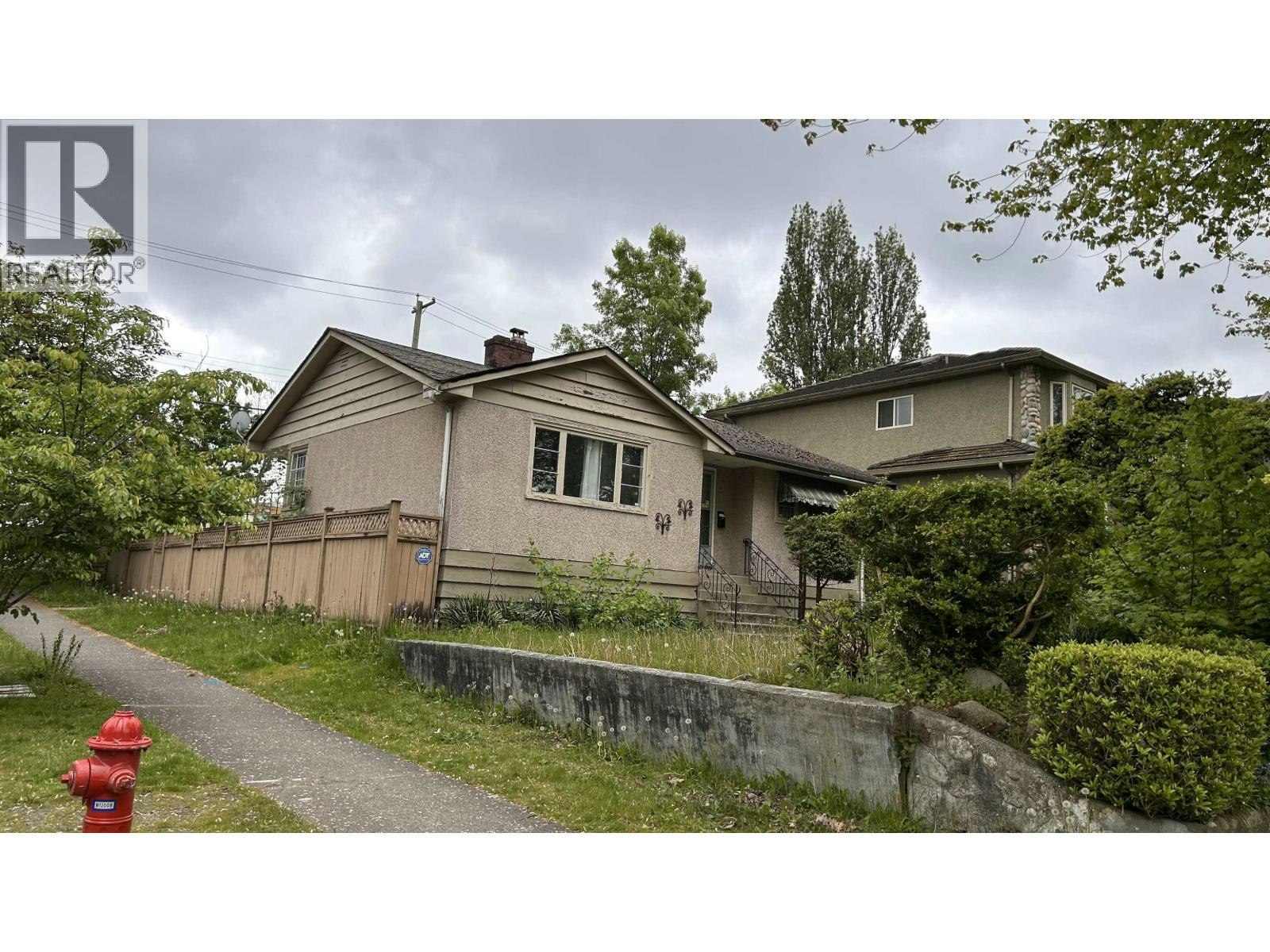 2306 Rupert Street, Vancouver, BC, V5M 3T1