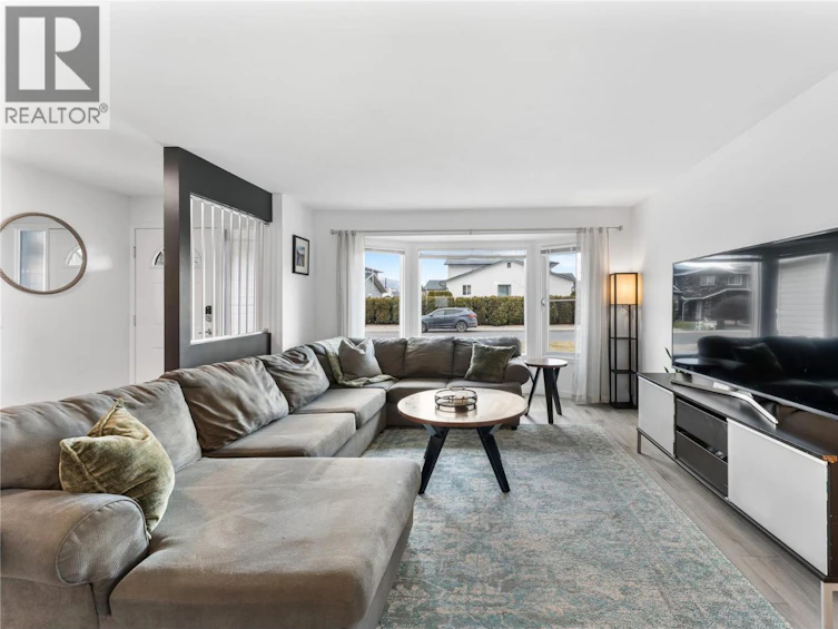 885 Wintergreen Drive, Kelowna, BC, V1W 3V9 - 3