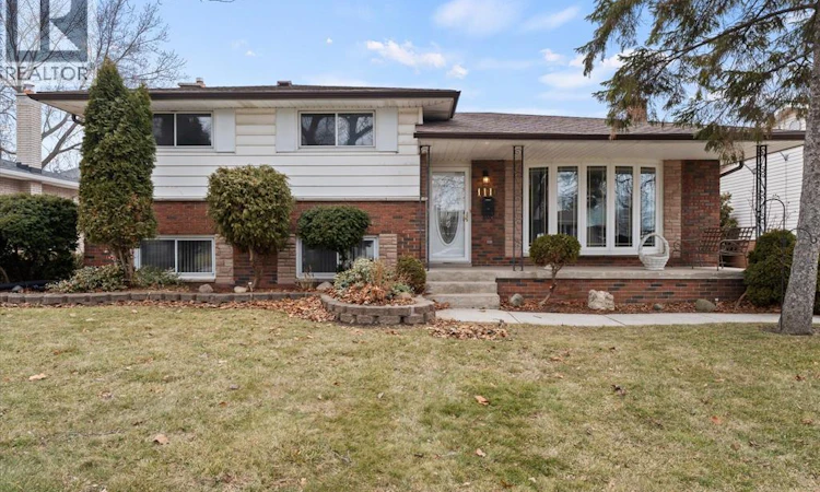 1116 Sumach Crescent