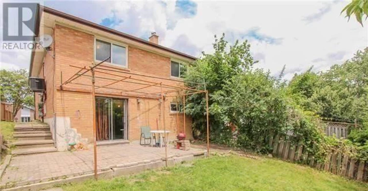 UPPER LEVEL-31 Lakeland Drive, Toronto, ON, M9V 1M8 - 14