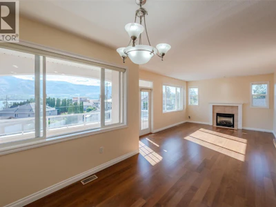 301-5820 89th Street - 5