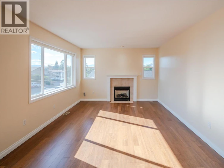 301-5820 89th Street, Osoyoos, BC, V0H 1V1 - 3