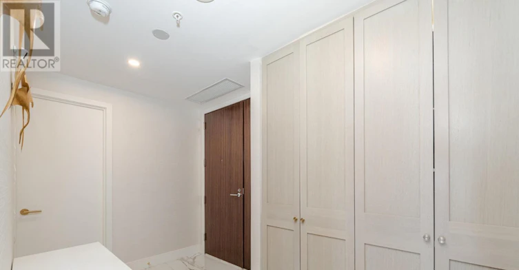 2705-180 University Avenue, Toronto, ON, M5H 0A2 - 5