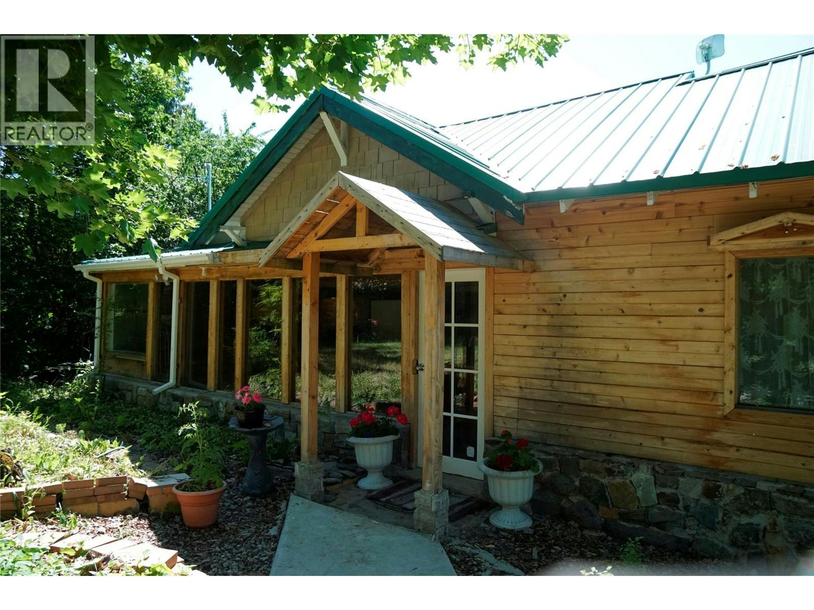 617 Payne Street, Creston, BC, V0B 1G6