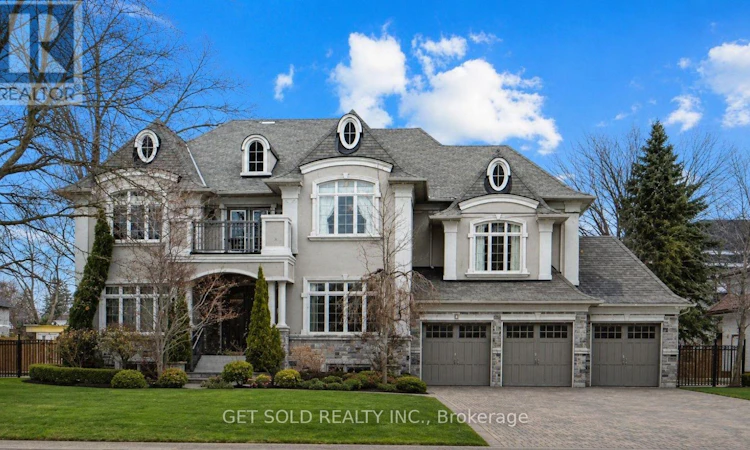 8 Thornhill Avenue