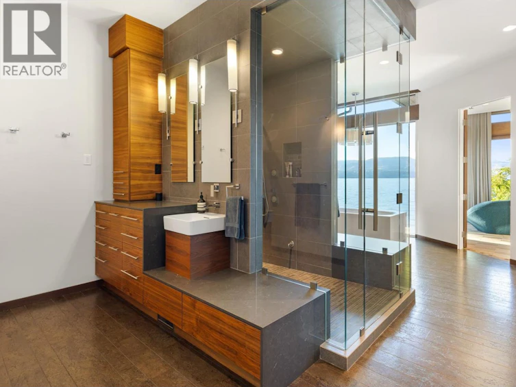4896 Lakeshore Road, Kelowna, BC, V1W 4H7 - 38