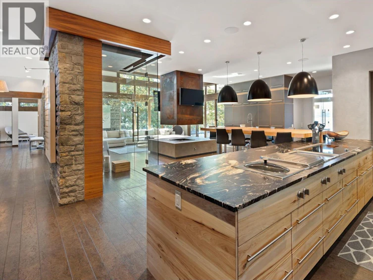 4896 Lakeshore Road, Kelowna, BC, V1W 4H7 - 30