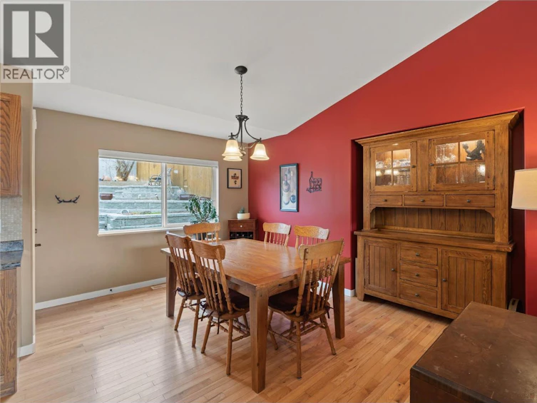 1912 Saskatoon Place, Kamloops, BC, V2E 2T1 - 3