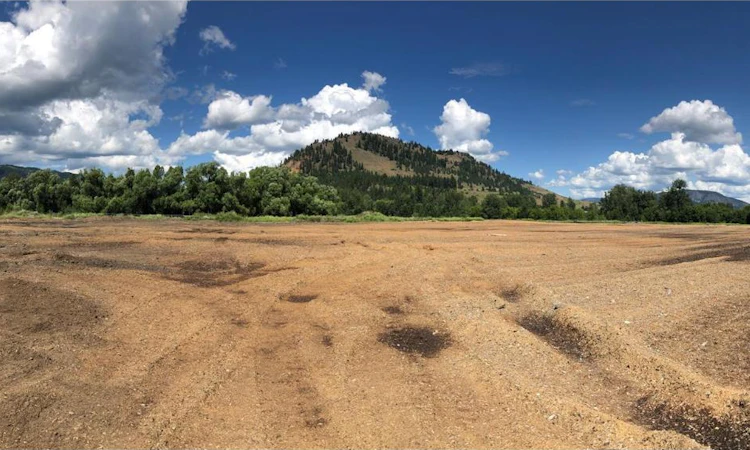 Lot 4-1837 Shuswap Avenue