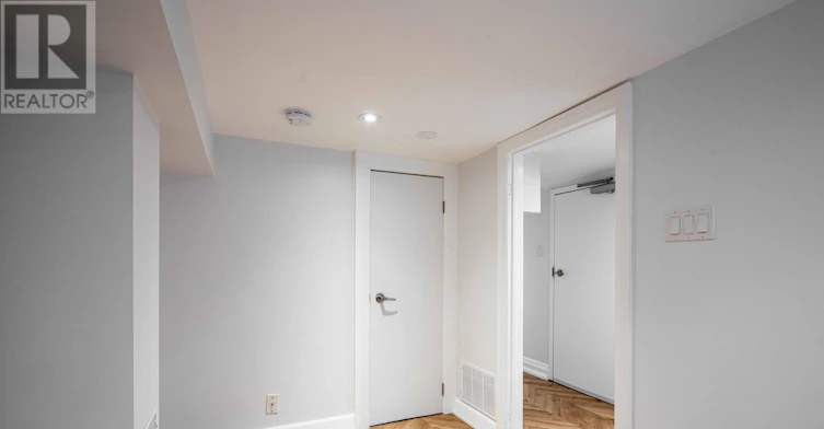LOWER-5 Ivy Avenue, Toronto, ON, M4L 2H6 - 17