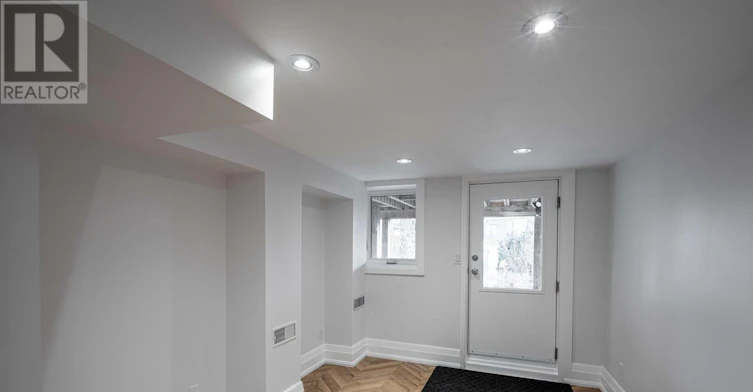 LOWER-5 Ivy Avenue, Toronto, ON, M4L 2H6 - 9