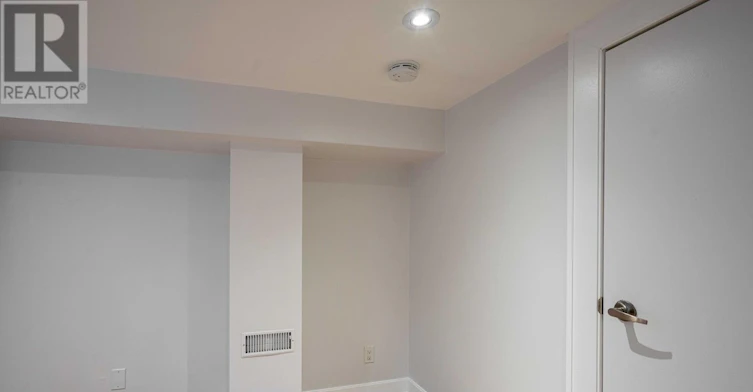 LOWER-5 Ivy Avenue, Toronto, ON, M4L 2H6 - 16