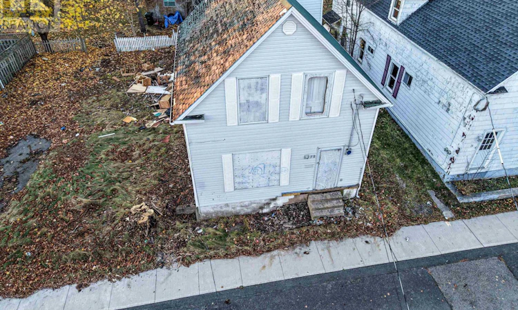 72 Pleasant Street