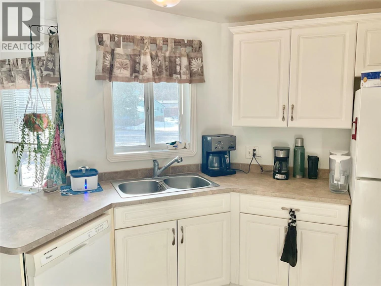 684 N Government Avenue, Greenwood, BC, V0H 1J0 - 17