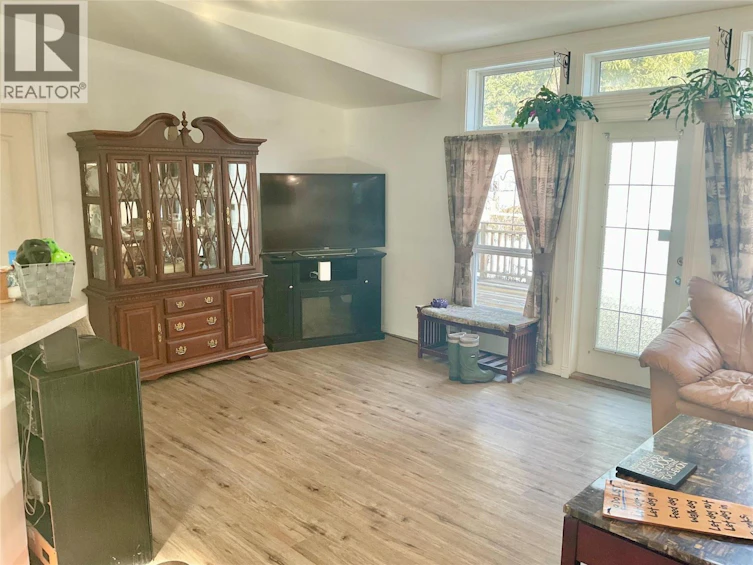 684 N Government Avenue, Greenwood, BC, V0H 1J0 - 23