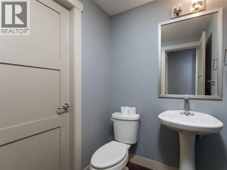 203-700 Martin Avenue, Kelowna, BC, V1Y 6V3 - 8