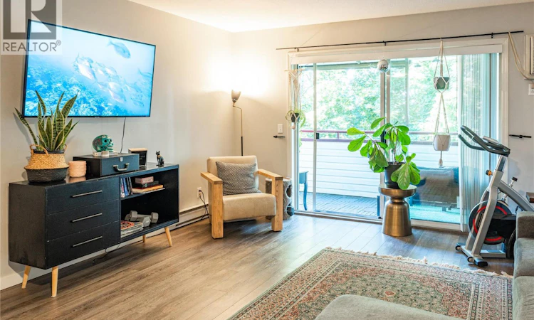 304-240 N Hollywood Road
