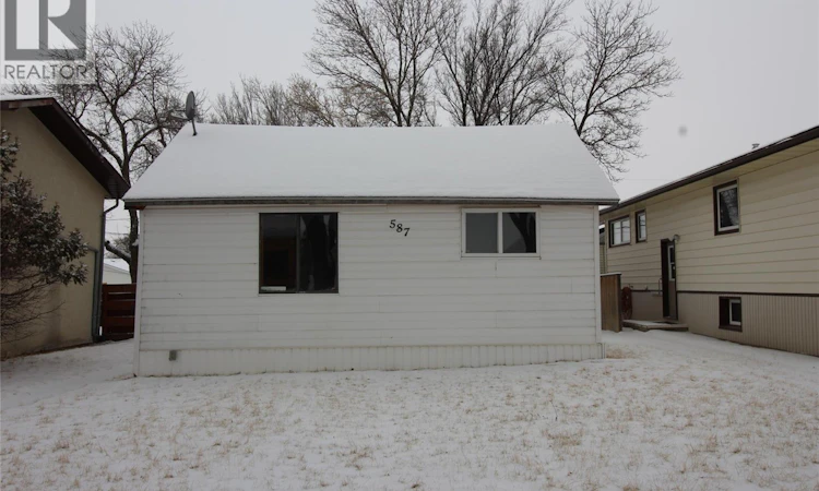 587 3rd Street W