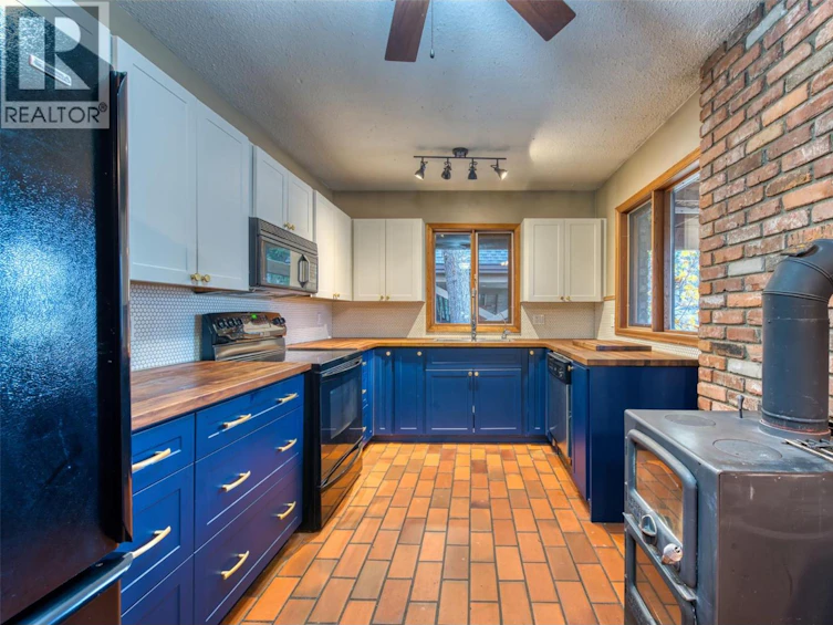 4452 Sleepy Hollow Road, Armstrong, BC, V0E 1B4 - 9