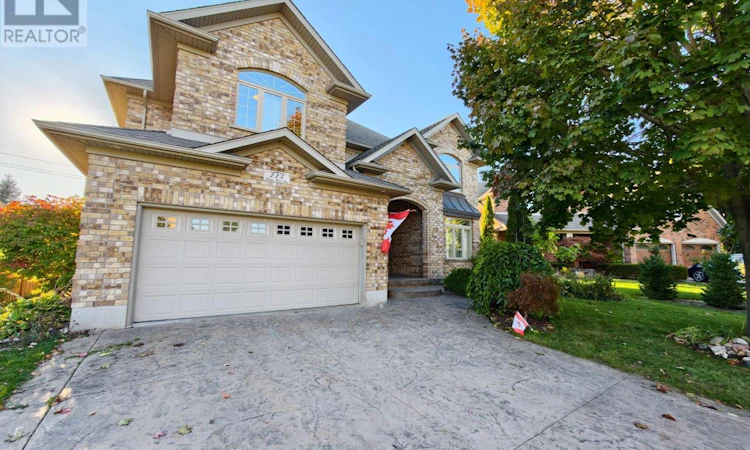 225 Terrace Wood Crescent
