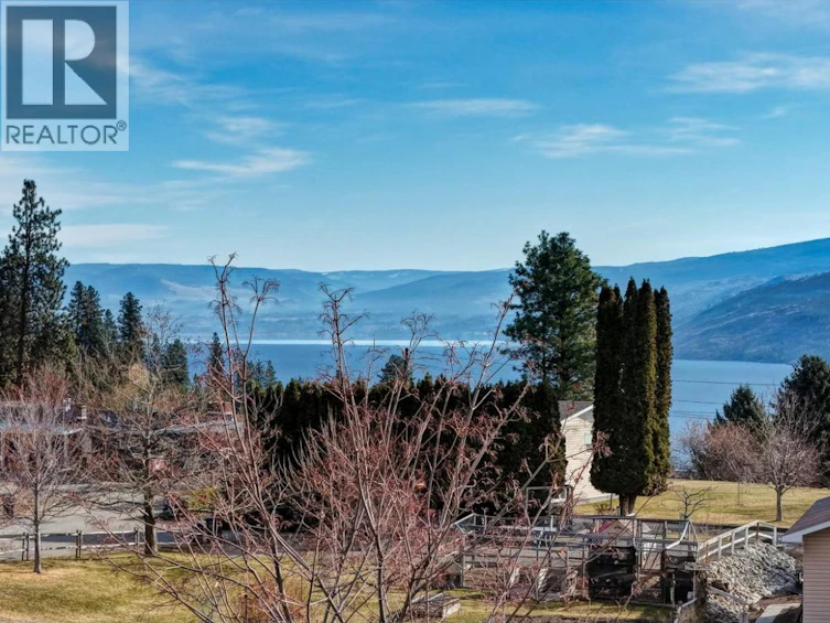 6047 Turner Avenue, Peachland, BC, V0H 1X4 - 2