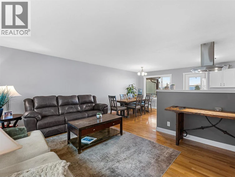 6047 Turner Avenue, Peachland, BC, V0H 1X4 - 6