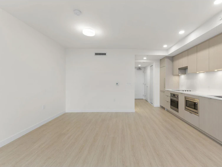 1810-13675 107a Avenue, Surrey, BC, V3T 2H3 - 9