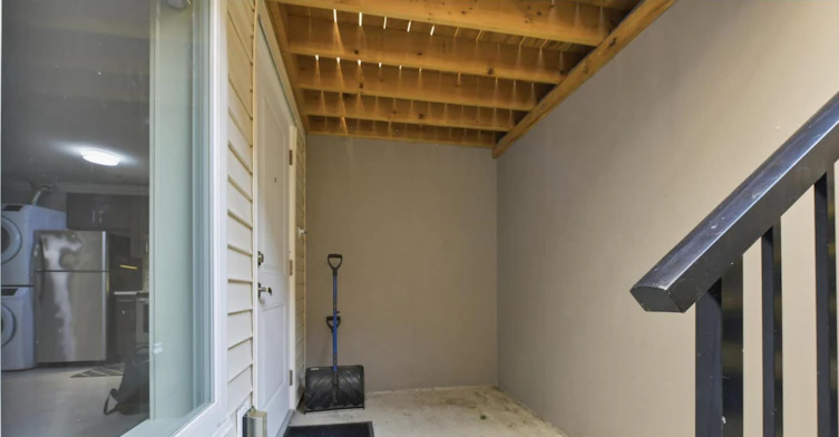 Basement-14032 60 Avenue, Surrey, BC, V3X 2N2 - 14