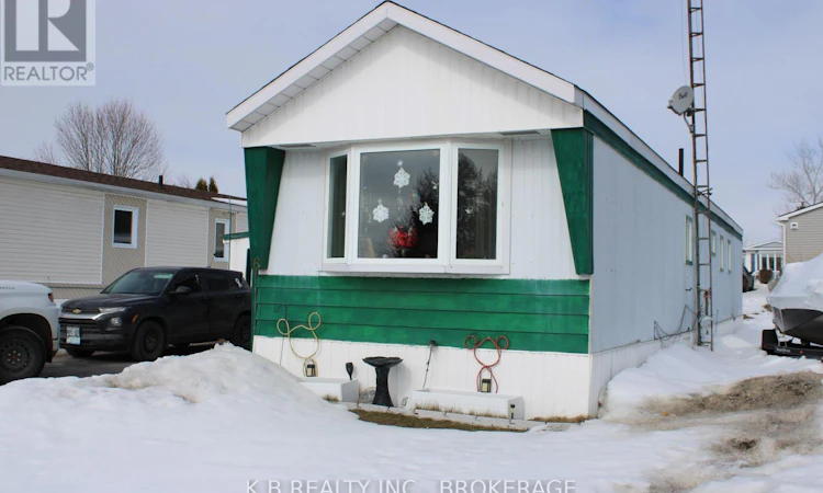 6 Cedar Street W