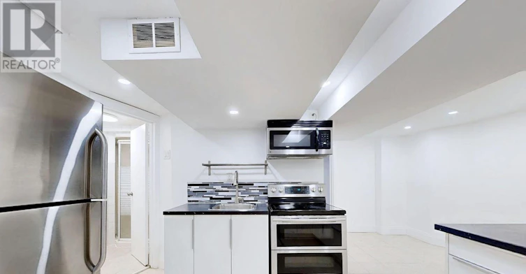 1 Bramwell Drive, Ajax, ON, L1S 5L1 - 4