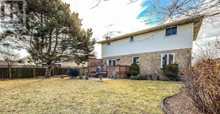 196 Shannon Place, Tecumseh, ON, N8N 4J3 - 24