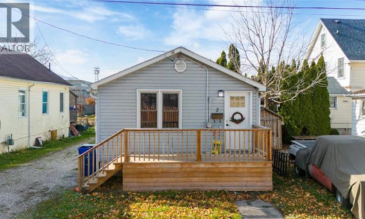 2 Daniels Place