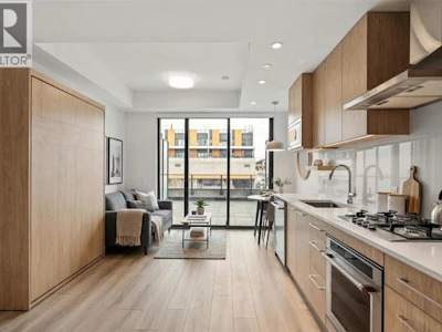 204-3051 Abbott Street - 3