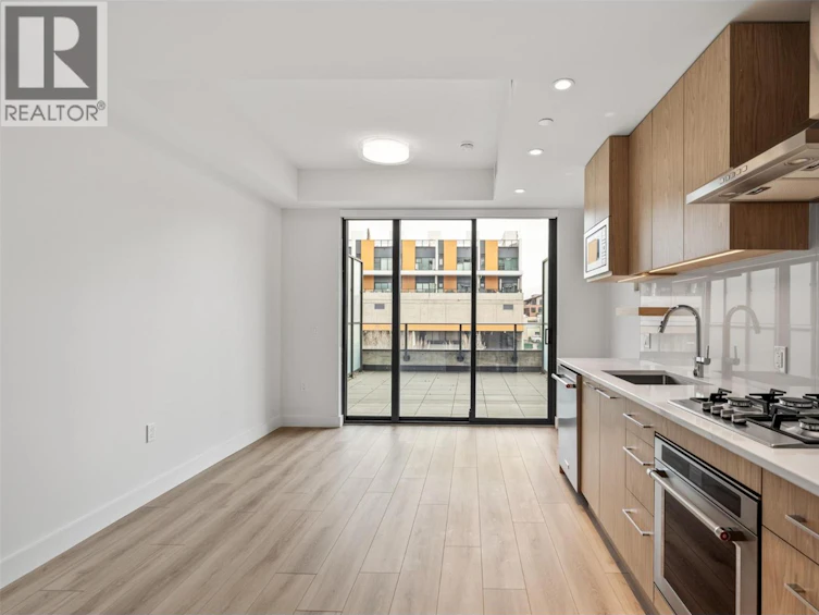 204-3051 Abbott Street, Kelowna, BC, V1Y 1G9 - 8