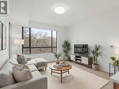 308-3051 Abbott Street - 2