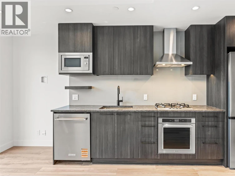 409-3051 Abbott Street, Kelowna, BC, V1Y 1G9 - 2